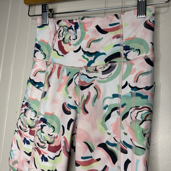 Athleta Ultimate Stash ll Capri Leggings XXS - Picture 2 of 15